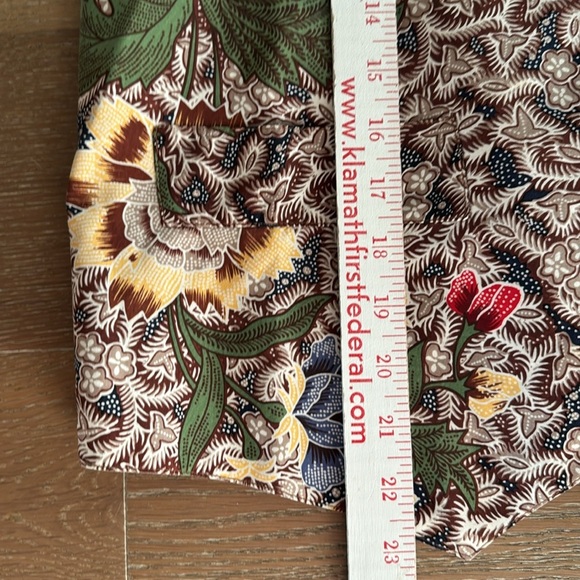 Real clothes Saks Fifth Avenue 100% Silk Printed Floral Vest Womens L Vintage - Picture 8 of 9